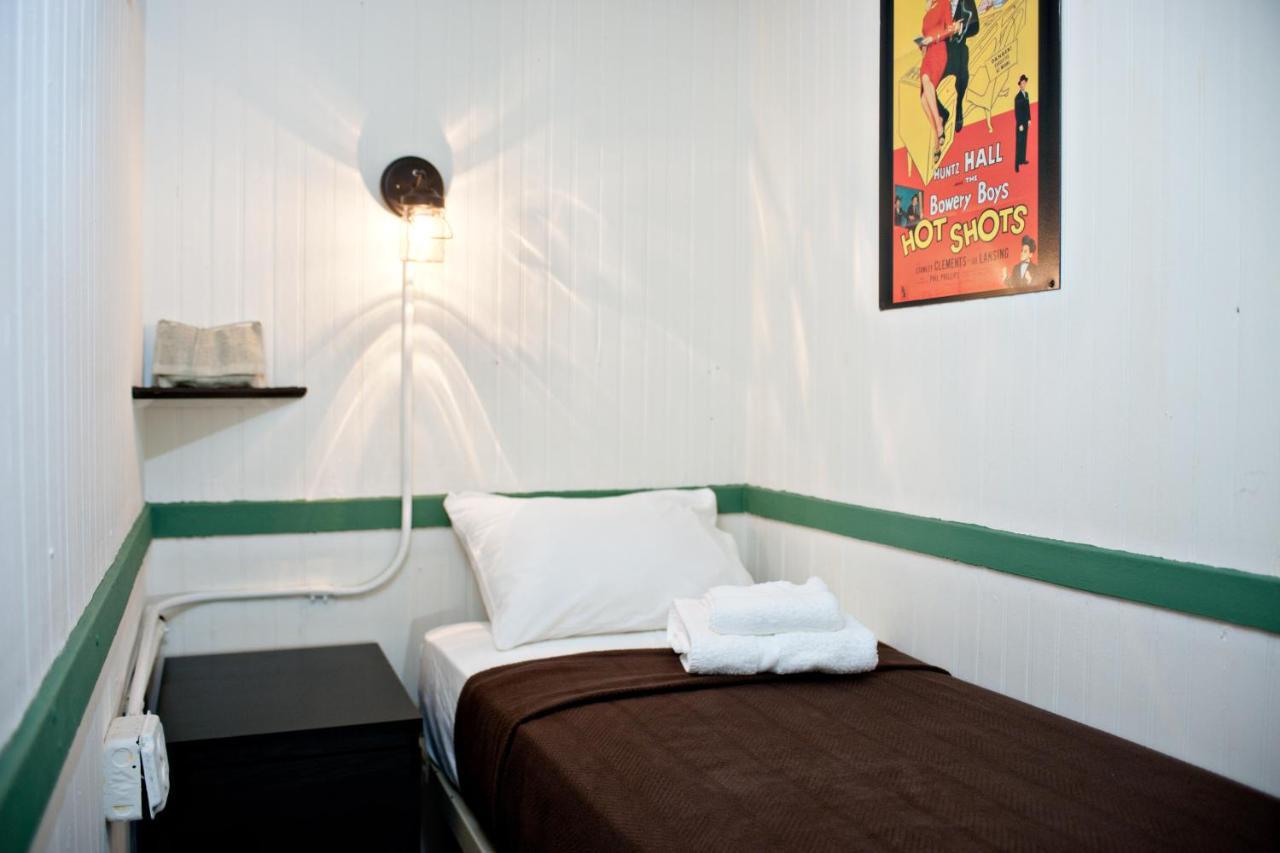 The Bowery House Hostel New York Room photo